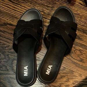 MIA Black Poliana Sandals *New in Box